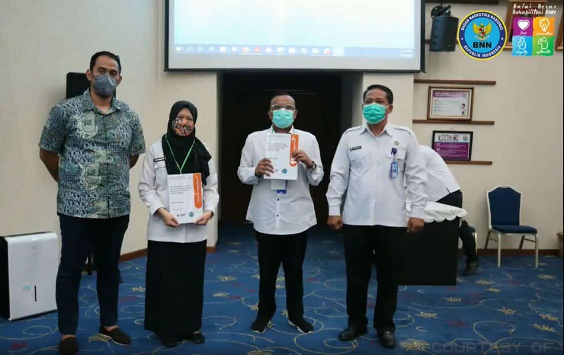 PELATIHAN UNIVERSAL TREATMENT CURRICULUM (UTC) BAGI KONSELOR DI BALAI BESAR REHABILITASI BNN PELATIHAN UNIVERSAL TREATMENT CURRICULUM (UTC) BAGI KONSELOR DI BALAI BESAR REHABILITASI BNN