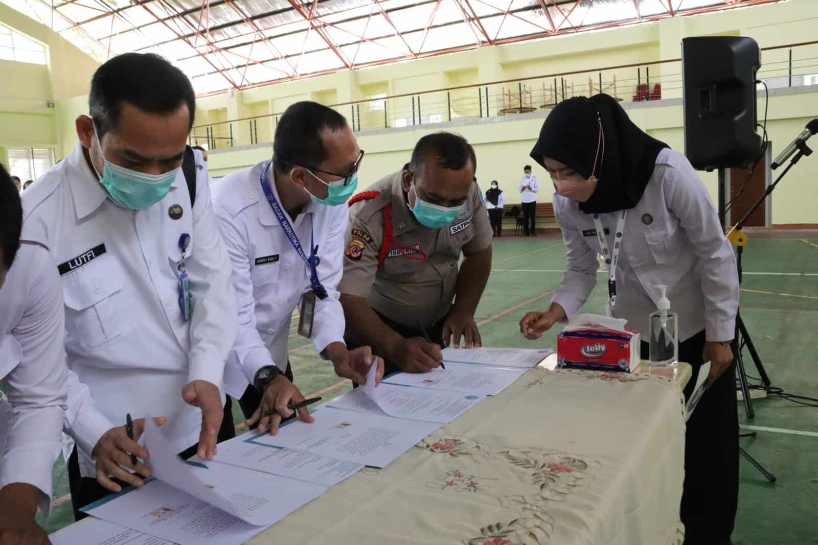Penandatanganan kontrak PPNPN (Pegawai Pemerintah Non Pegawai Negeri) Balai Besar Rehabilitasi BNN Penandatanganan kontrak PPNPN (Pegawai Pemerintah Non Pegawai Negeri) Balai Besar Rehabilitasi BNN