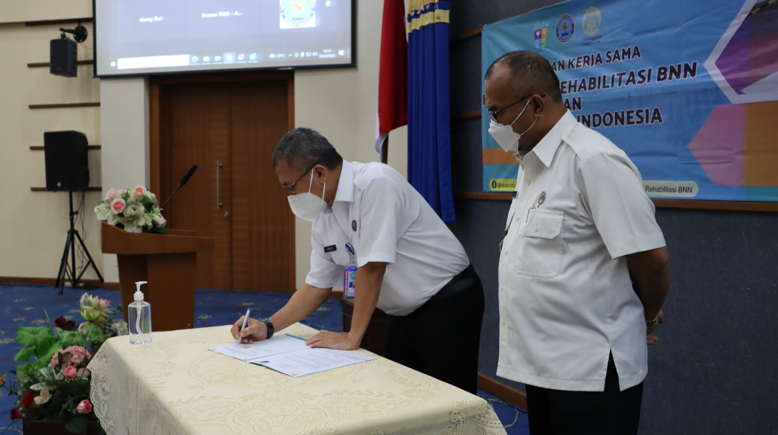 Penandatanganan Kerjasama Antara Balai Besar Rehabilitasi BNN Dengan Fakultas Kedokteran Universitas Indonesia Penandatanganan Kerjasama Antara Balai Besar Rehabilitasi BNN Dengan Fakultas Kedokteran Universitas Indonesia