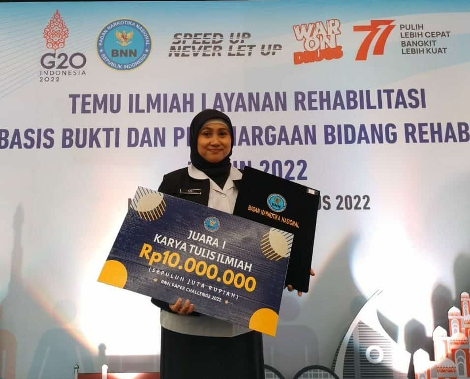 Tim Balai Besar Rehabilitasi BNN Raih Juara Pertama Dalam Ajang Karya Tulis Ilmiah Layanan Rehabilitasi Berbasis Bukti Tim Balai Besar Rehabilitasi BNN Raih Juara Pertama Dalam Ajang Karya Tulis Ilmiah Layanan Rehabilitasi Berbasis Bukti