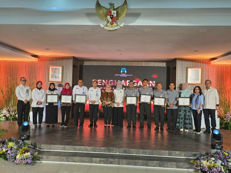 Tiga Rehabilitasi Milik BNN Raih Penghargaan Lembaga dan Unit Penyedia Layanan Anak yang Memerlukan Perlindungan Khusus Mendapat Predikat LPKRA Tahun 2024 Tiga Rehabilitasi Milik BNN Raih Penghargaan Lembaga dan Unit Penyedia Layanan Anak yang Memerlukan Perlindungan Khusus Mendapat Predikat LPKRA Tahun 2024